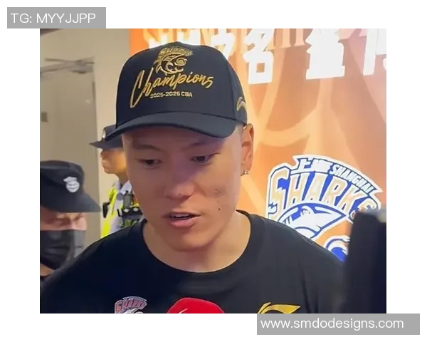李弘权赛后分享喜悦照片展现无限能量与团队精神勇夺11板的辉煌成就 李弘权赛后分享喜悦照片展现无限能量与团队精神勇夺11板的辉煌成就